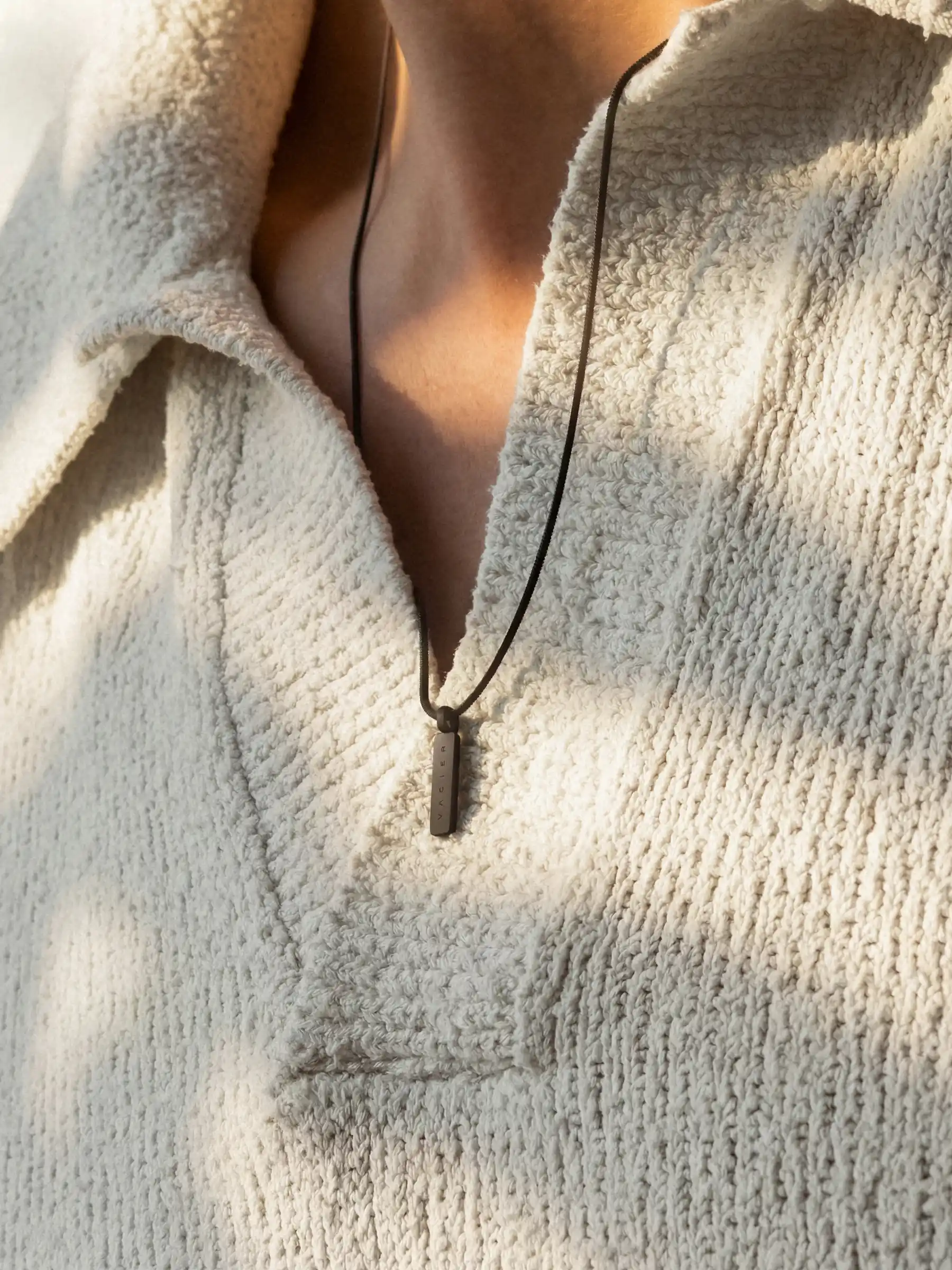 SQUARE PENDANT NECKLACE - Image 8